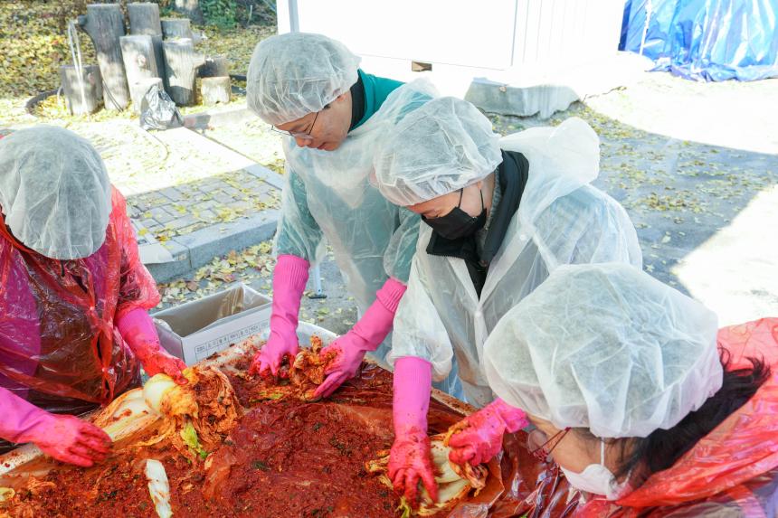 북한이탈주민 사랑의 김장나눔 행사 - 15