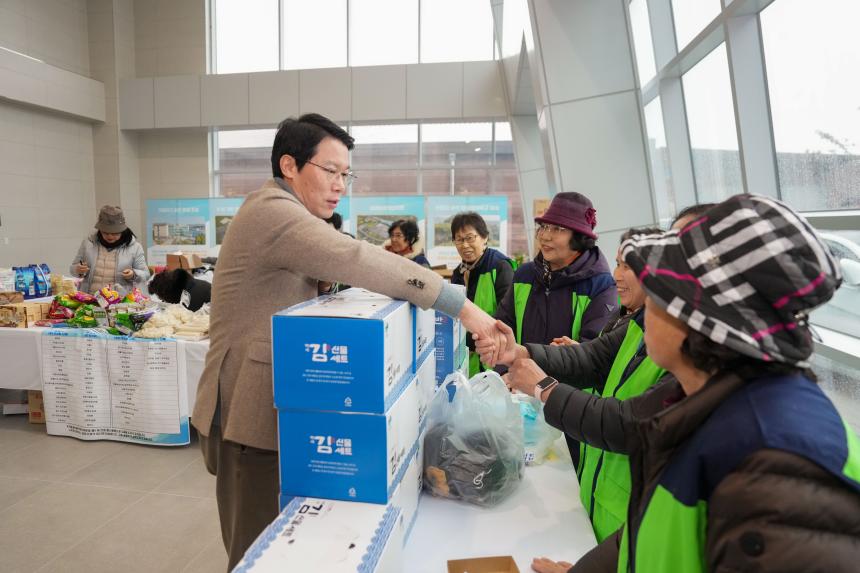 포천노인복지센터 제21회 우리가 함께 만드는 따뜻한 나눔축제 - 38
