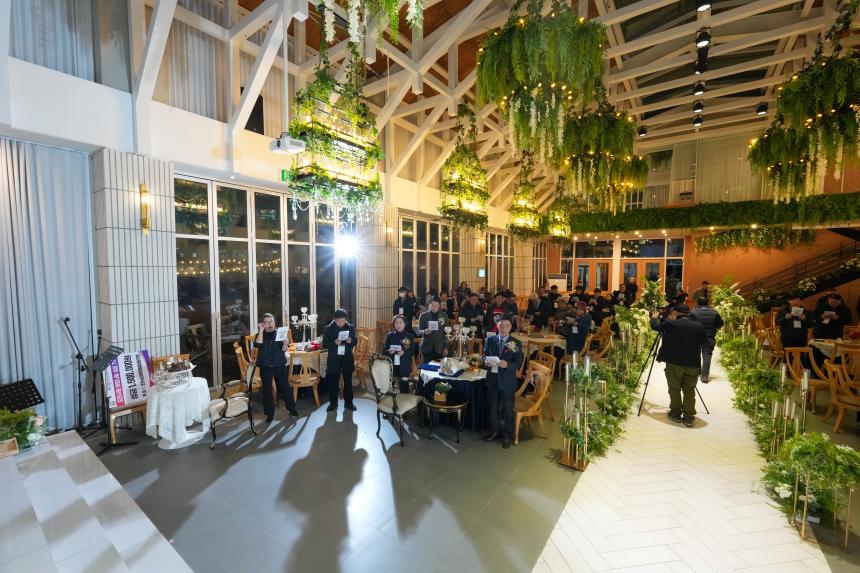 포천시 강원특별자치도민회 이취임식 및 송년의 밤 - 28